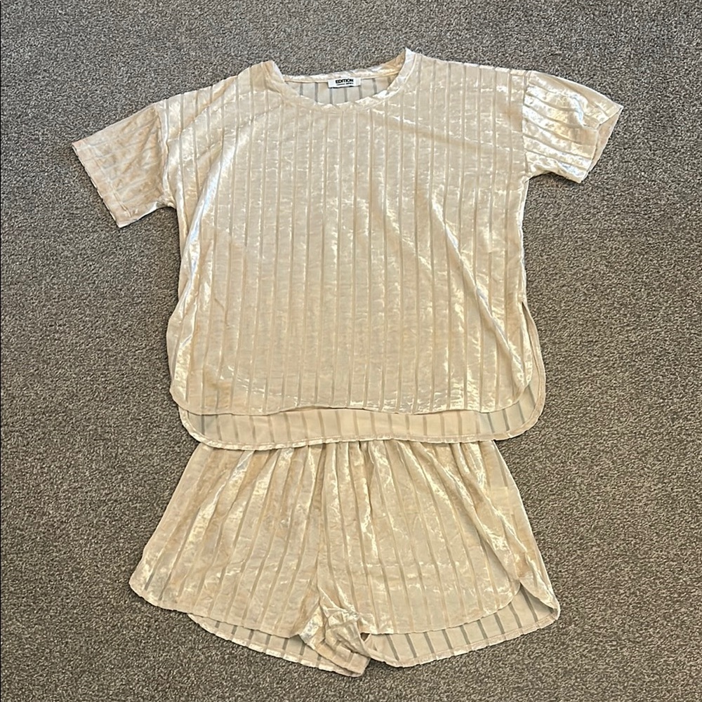 Express velour pajama set. Size S